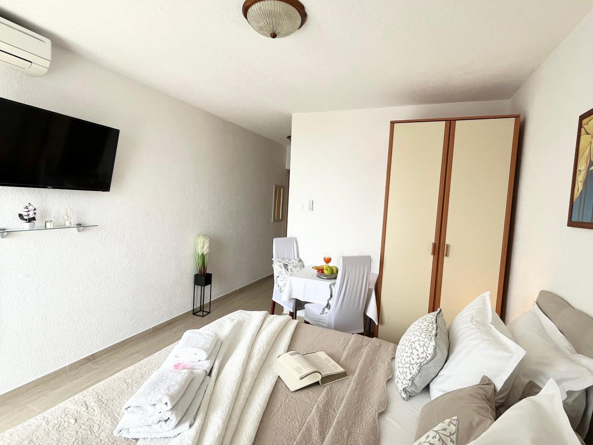 Apartments Irma Baska Voda Exterior photo